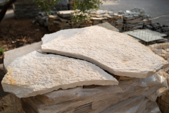 32 Giallo Rustico lastrame  Gigante